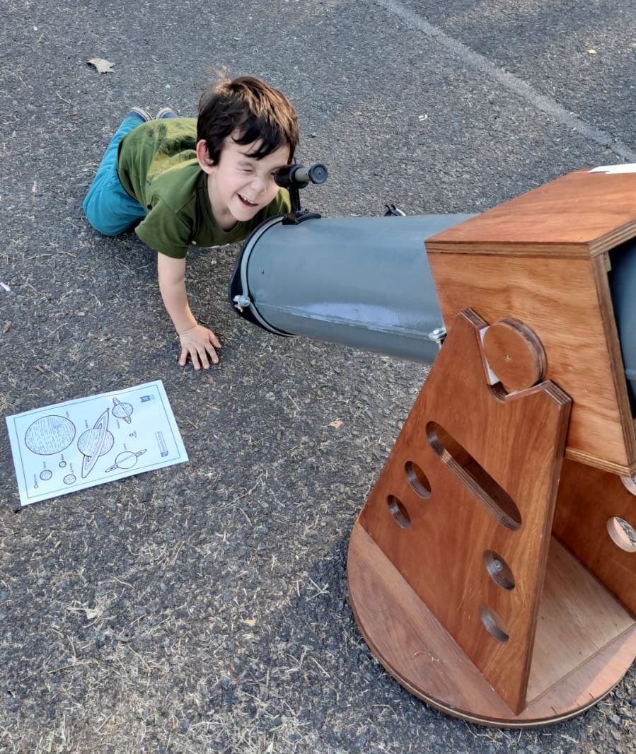Usando el buscador del telescopio